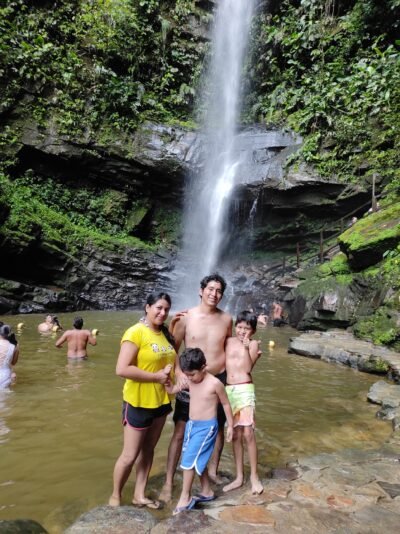 Catarata de Ahuashiyacu – Diversión en familia